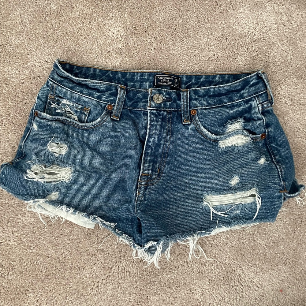 Worn one // Abercrombie jean shorts